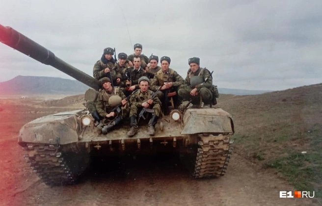 Однополчане Максима получили удостоверения, а он — нет | Источник: читатель E1.RU