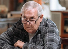 «Со мной несложно. Я не привередливый»: Юрий Стоянов о своем характере и съемках «Кузнецовых»