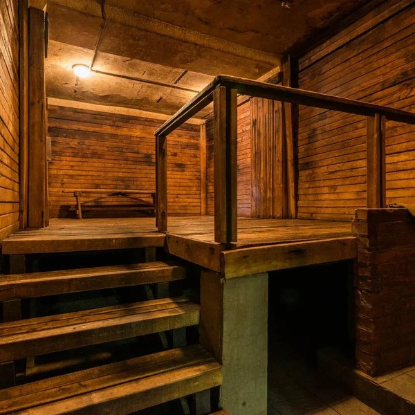 Славятся эти бани и крепким паром | Источник: Селезневские бани / Яндекс карты