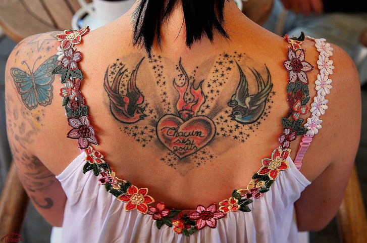 Татуировки оставляют следы по всему телу