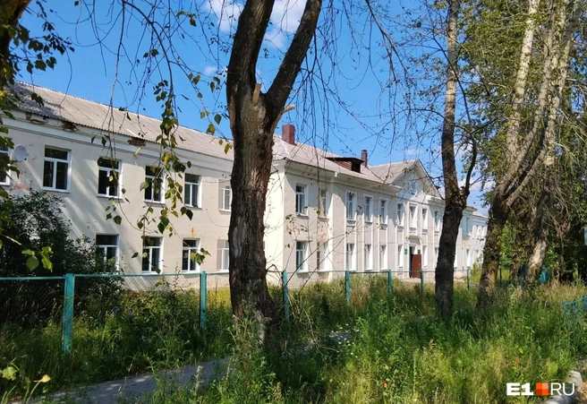Решением властей родители недовольны, они готовят коллективное обращение к властям | Источник: Екатерина, читательница E1.RU
