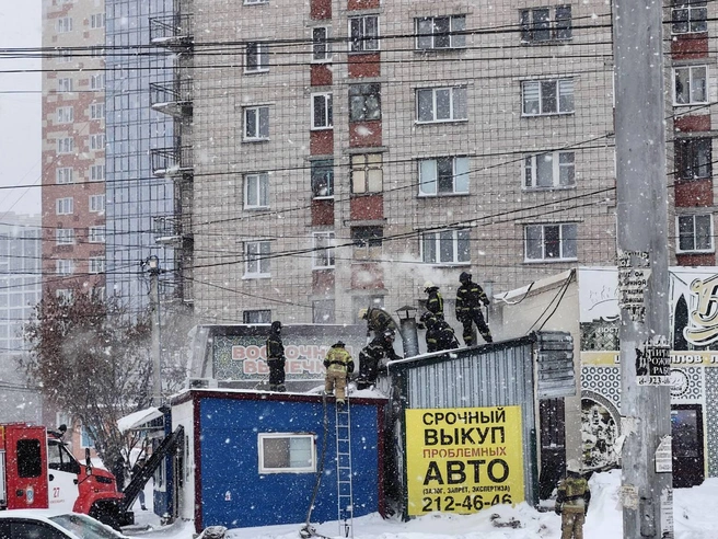 На месте находятся пожарные  | Источник: предоставил Алексей 