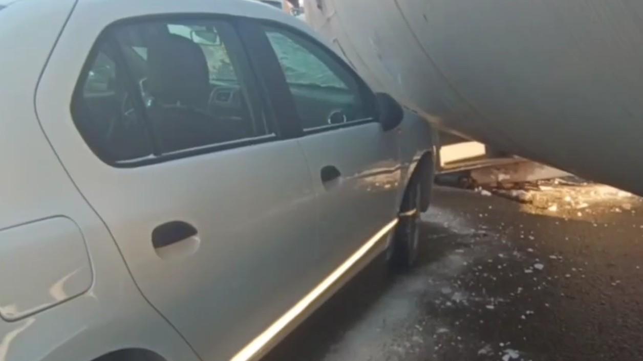 26 тонн! Подробности жуткой аварии с упавшей на машину «адской» цистерной в Уфе