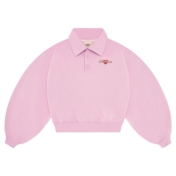 Planta Rosa Mini Limited SweatshirtИз парижской недели моды мы поняли, что розовый цвет не теряет своей актуальности. Свободный укороченный крой позволяет сочетать свитшот с любым низом, а воротник-поло и застежки на пуговицах делают предмет гардероба ультрастильным — сразу вспоминаются отсылки к американской старшей школе. Изделие выполнено из 100% хлопка, поэтому отлично подойдет для любого сезона и повода.