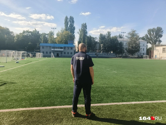 Владимир Липелис прославился на всю страну, но его мечта — продолжать тренировать мальчишек | Источник: Антон Васильченко / 164.RU