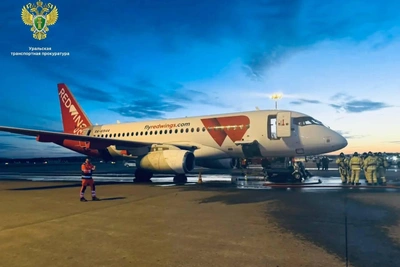 В аэропорту Екатеринбурга задымился Red Wings