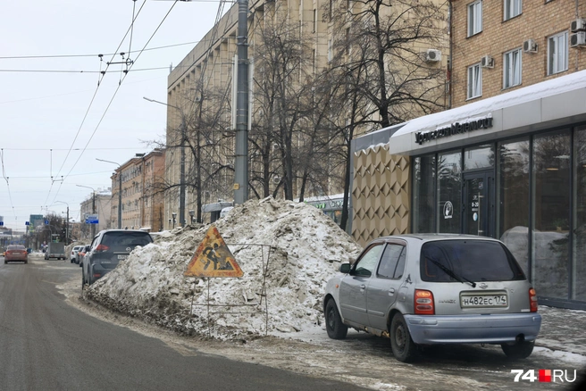  Особенно рядом с остановками | Источник: Михаил Шилкин 