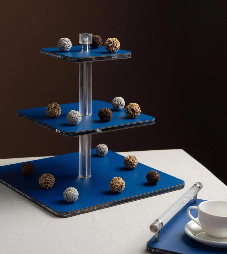 И в пир, и в мир: этажерка и поднос от ADJ Style | Источник: ADJ Style