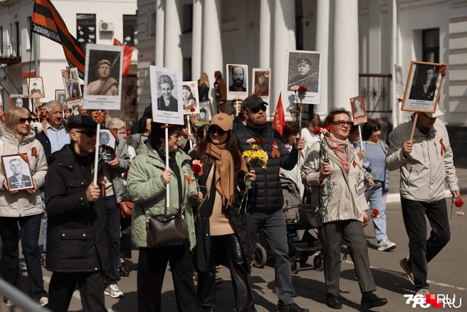 В центре прошло традиционное шествие «Бессмертный полк» | Источник: Александр Куренной / 76.RU