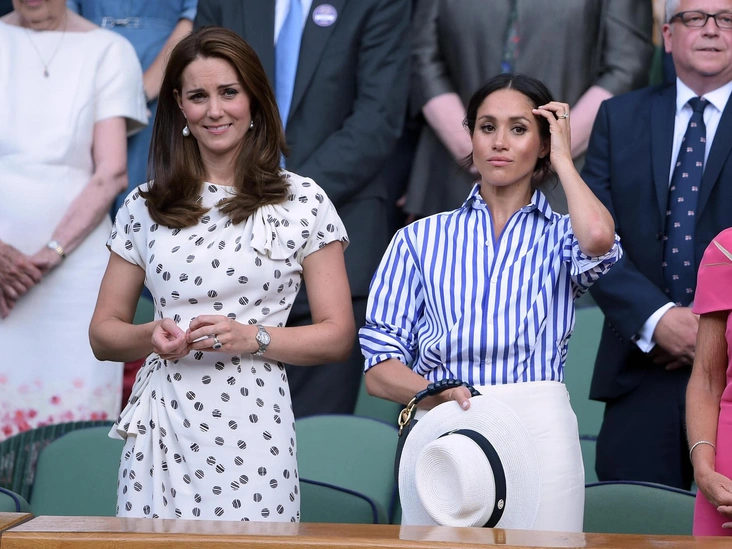Герцогиня Кембриджская и герцогиня Сассекская присутствуют на матче Новака Джоковича и Рафаэля Надаля в 12-й день «Уимблдона», 14 июля 2018