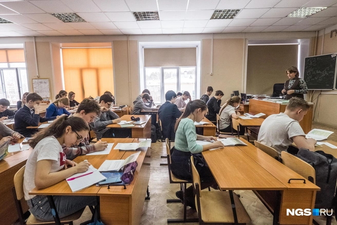 Собеседование по русскому языку пока не принесло видимых результатов, стоит ли ждать их от устного экзамена по истории?  | Источник: Ольга Бурлакова / NGS.RU