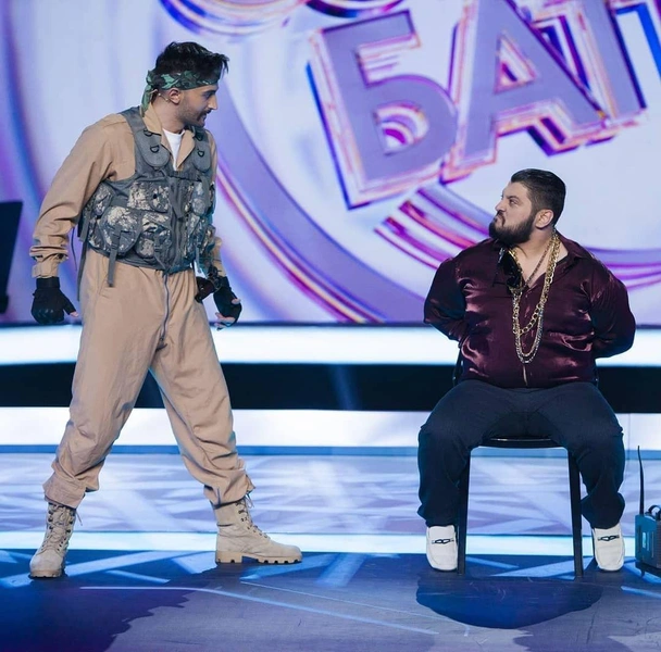 Одним из организаторов «Comedy Баттл» был Арсен Кушхов, ставший впоследствии директором Тамби и Рустама