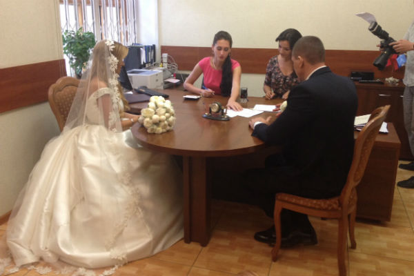 Ксения и Курбан подали документы на регистрацию брака