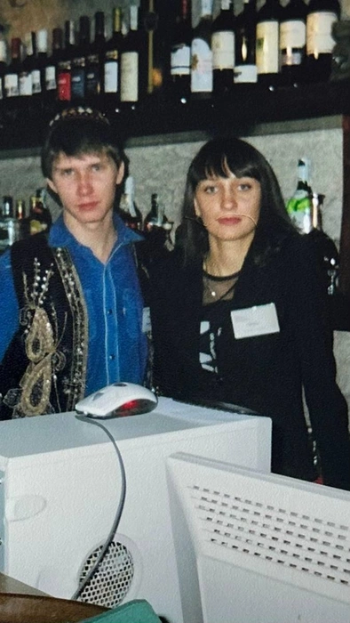 —&nbsp;В холдинге я проработала 11 лет. Прошла путь от собеседования в посудомойщицы до управляющей премиальным рестораном, в котором мы даже создали бизнес-клуб при губернаторе. За эти годы в F1 я получила очень хорошие знания, как выстраивать отношения в команде. Да, может быть, система управления не была сильной стороной там, но в плане взаимоотношений с людьми это была компания с офигенной корпоративной культурой, с правильными ценностями | Источник: архив Инны Платоновой