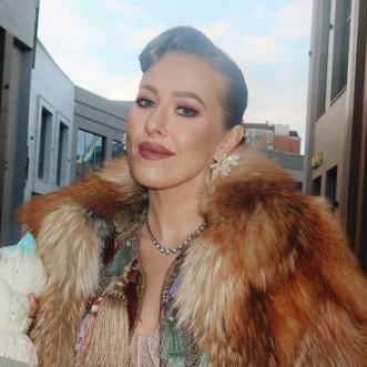 «Прийти на гору в лифчике — это уровень!»: Ксения Собчак выставила Лену Перминову в нижнем белье