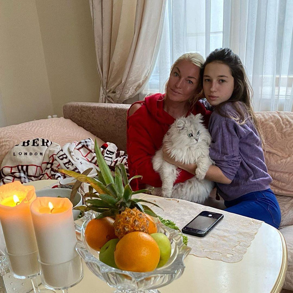 Анастасия Волочкова: «Маму я давно простила, но мы с ней чужие люди»