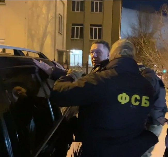 Сотрудники ФСБ пришли к Козицыну накануне 
