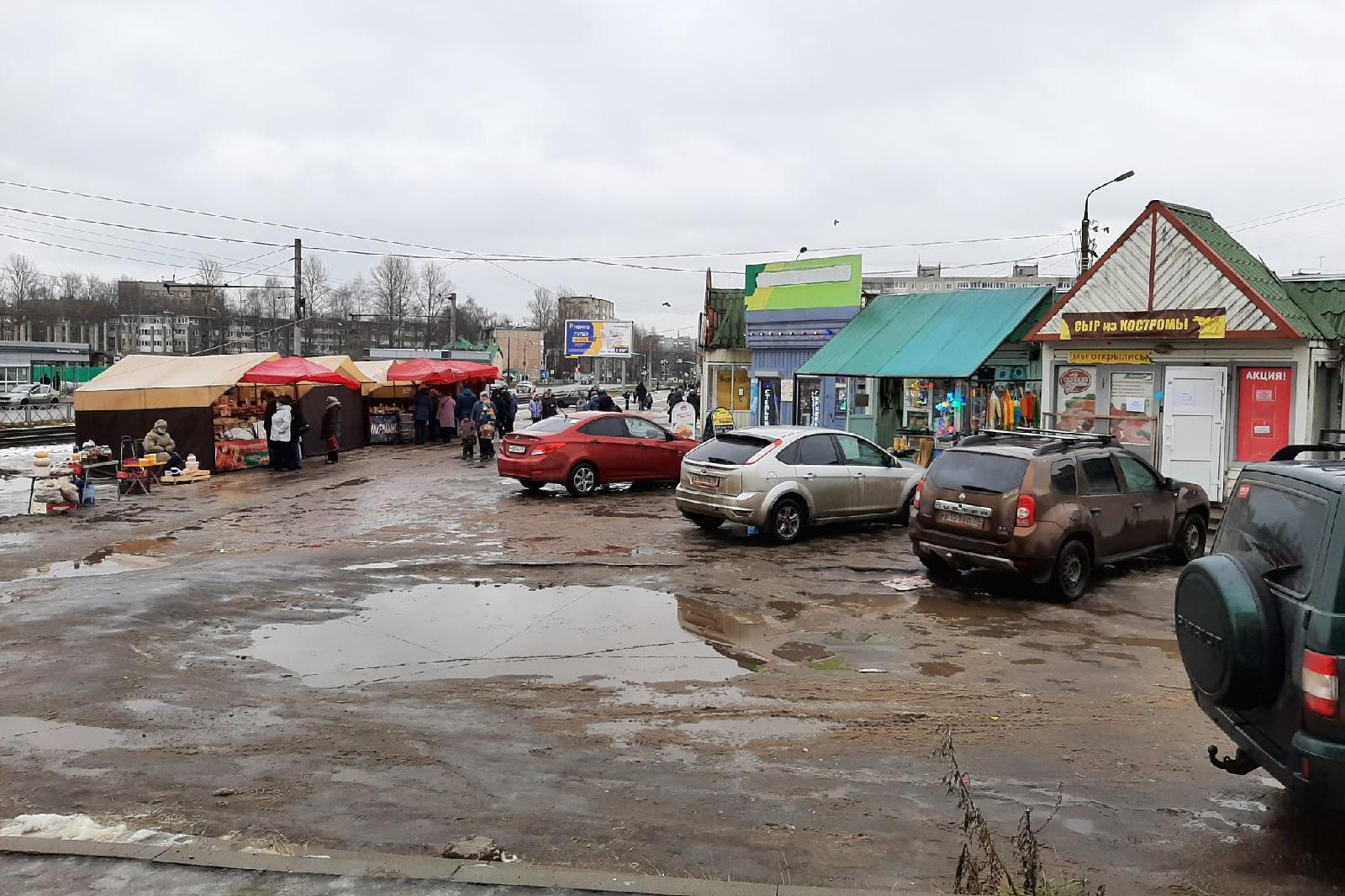 В ярославском торговом комплексе «Аквилон» хотят отключить свет и воду |  Когда снесут «Аквилон» в Брагино | История торгового комплекса «Аквилон» из  2000-х - 10 декабря 2021 - 76.ру