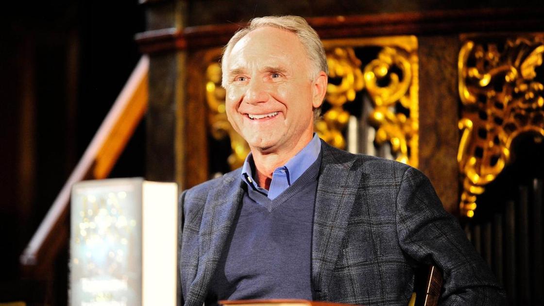 61-летний автор «Кода да Винчи» женится на одной из четырех своих любовниц