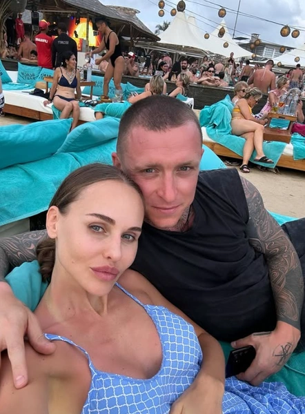 Павел Мамаев с женой Надеждой | www.starhit.ru