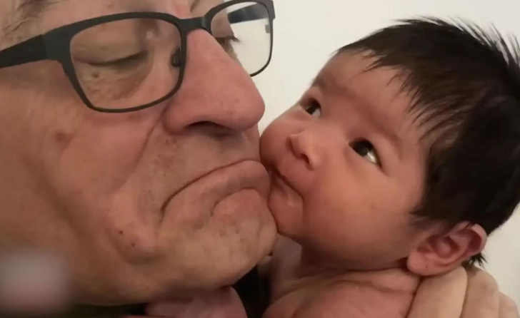 80-летний Роберт Де Ниро в слезах из-за того, что не увидит маленькую дочь взрослой