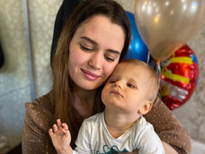 Блогер Татьяна Шишова, воспитывающая первого в России ребенка с редким недугом, ждет дочку