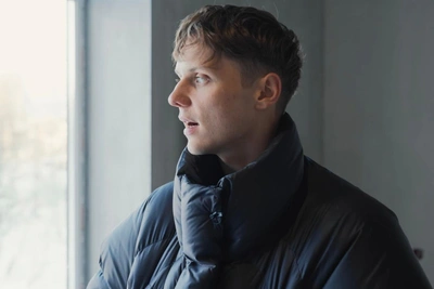 Ваня Дмитриенко строит дом в честь умершего отчима