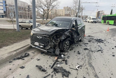 Жесткое ДТП в Оренбурге: водитель в больнице