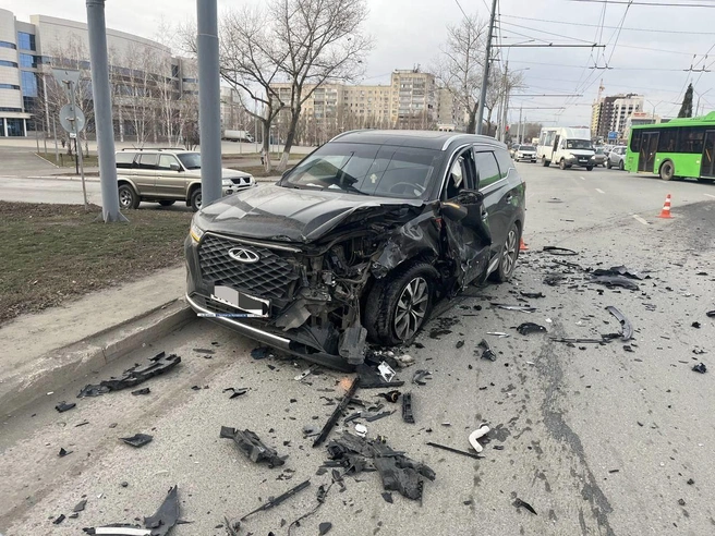 Крутой разворот у СКК «Оренбуржье» отправил в больницу водителя «Джили» | Источник: УМВД России по Оренбургской области