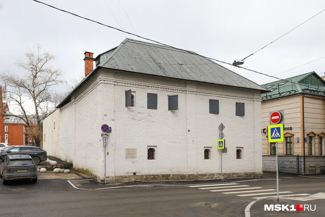 Всё, что осталось от палат Хамовного двора, где трудились ткачи | Источник: Артем Устюжанин / MSK1.RU