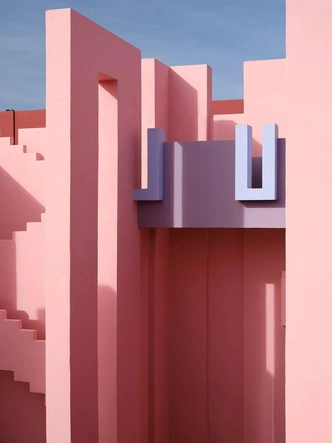 Muralla Roja Рикардо Бофилла в объективе канадских фотографов