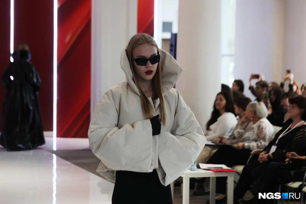 Согласитесь, в такой куртке смело можно ходить по городу | Источник: Андрей Бортко / NGS.RU 