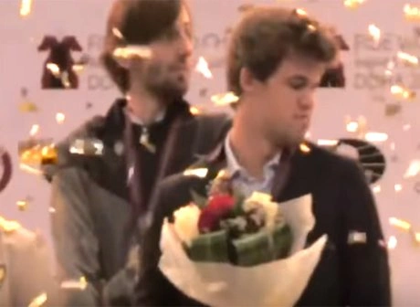 Карлсен не выдержал церемонии награждения на ЧМ по блицу | ya62.ru