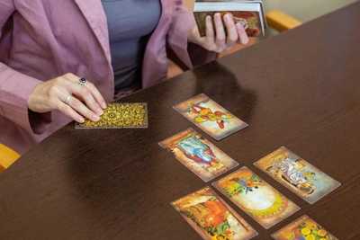 Astrology and Tarot in hiring: Donetsk residents see a return to the Middle Ages