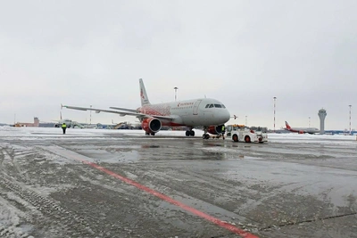 Самолеты задерживаются в Пулково после снегопада