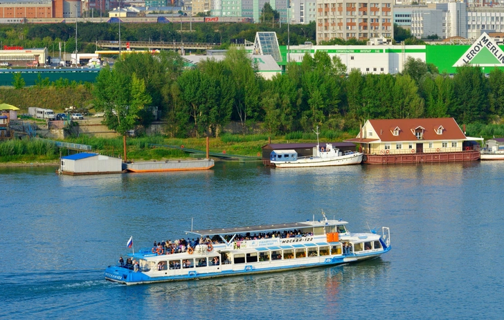 Прогулочный теплоход в Новосибирске, 2022 год | Источник: ArhSib via Legion Media