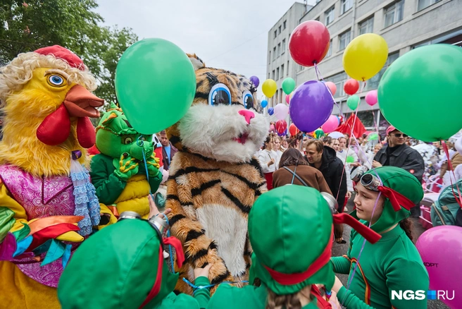Ограничения движения на Ленина продлятся до вечера — до 20:00 | Источник: Александр Ощепков / NGS.RU