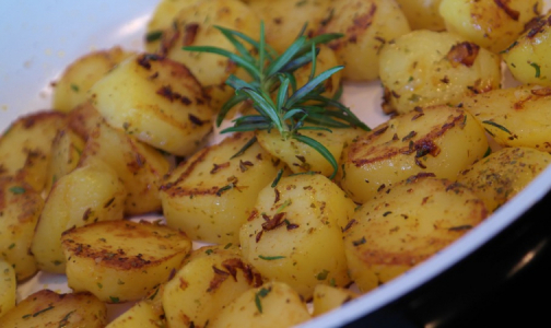 Израильские диетологи посоветовали есть печеный картофель желающим похудеть