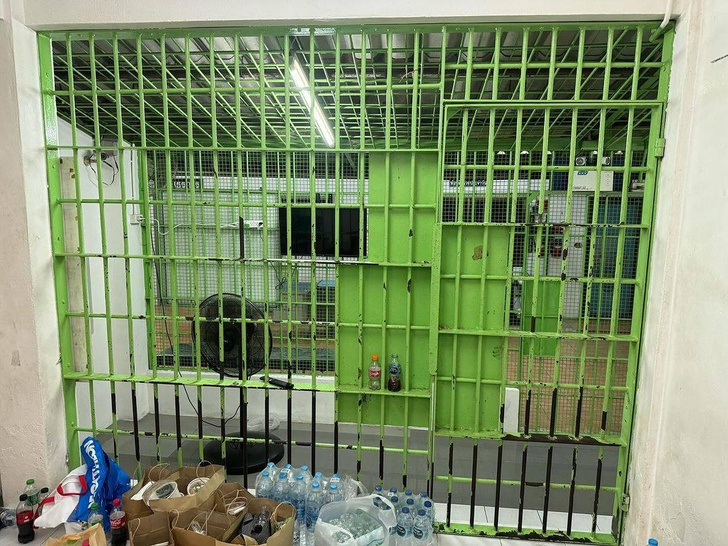Пот, вонь и слезы: «Би-2» показали, как сидели в тайской тюрьме (фото и видео удивляют)