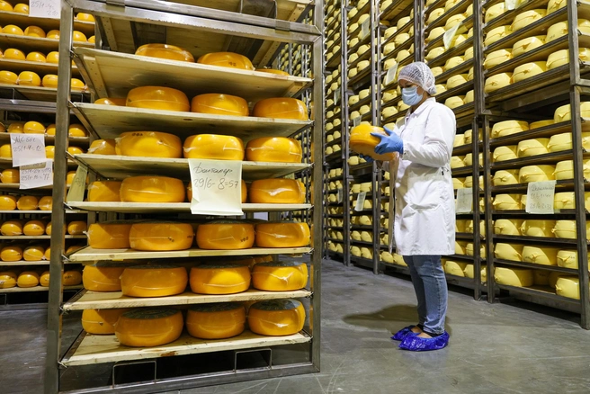 Продукты охлажденного спроса. Как российский пищепром адаптировался и ставил рекорды в 2022 году | Источник: Эрик Романенко/ТАСС
