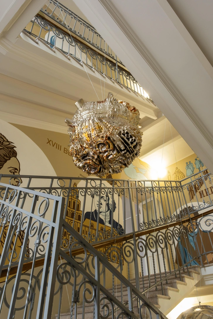 Выставка &laquo;Он в воздух бросает, и ловит он сразу&raquo;: современное искусство в московской школе