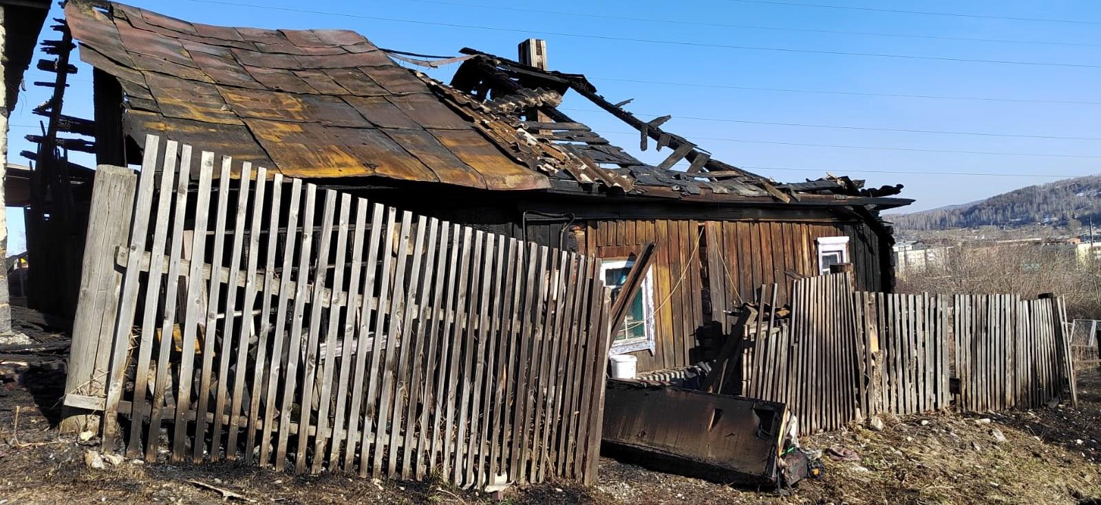 Пожар в частном жилом доме на улице Репина в Гурьевске: подробности,  причина, ущерб, апрель 2022 года - 17 апреля 2022 - НГС42.ру