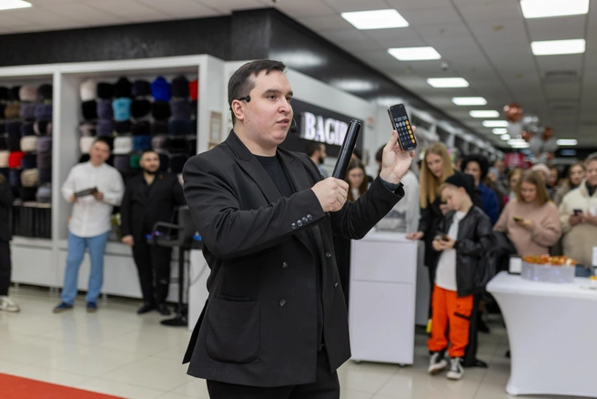 На празднике прошел показ новой коллекции, а также выступления артистов и викторины с призами | Источник: Центр меха BAGIRA