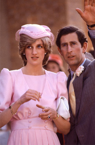 1983Принцесса в наряде от Catherine Walker 29 марта 1983 года в Уэльсе.