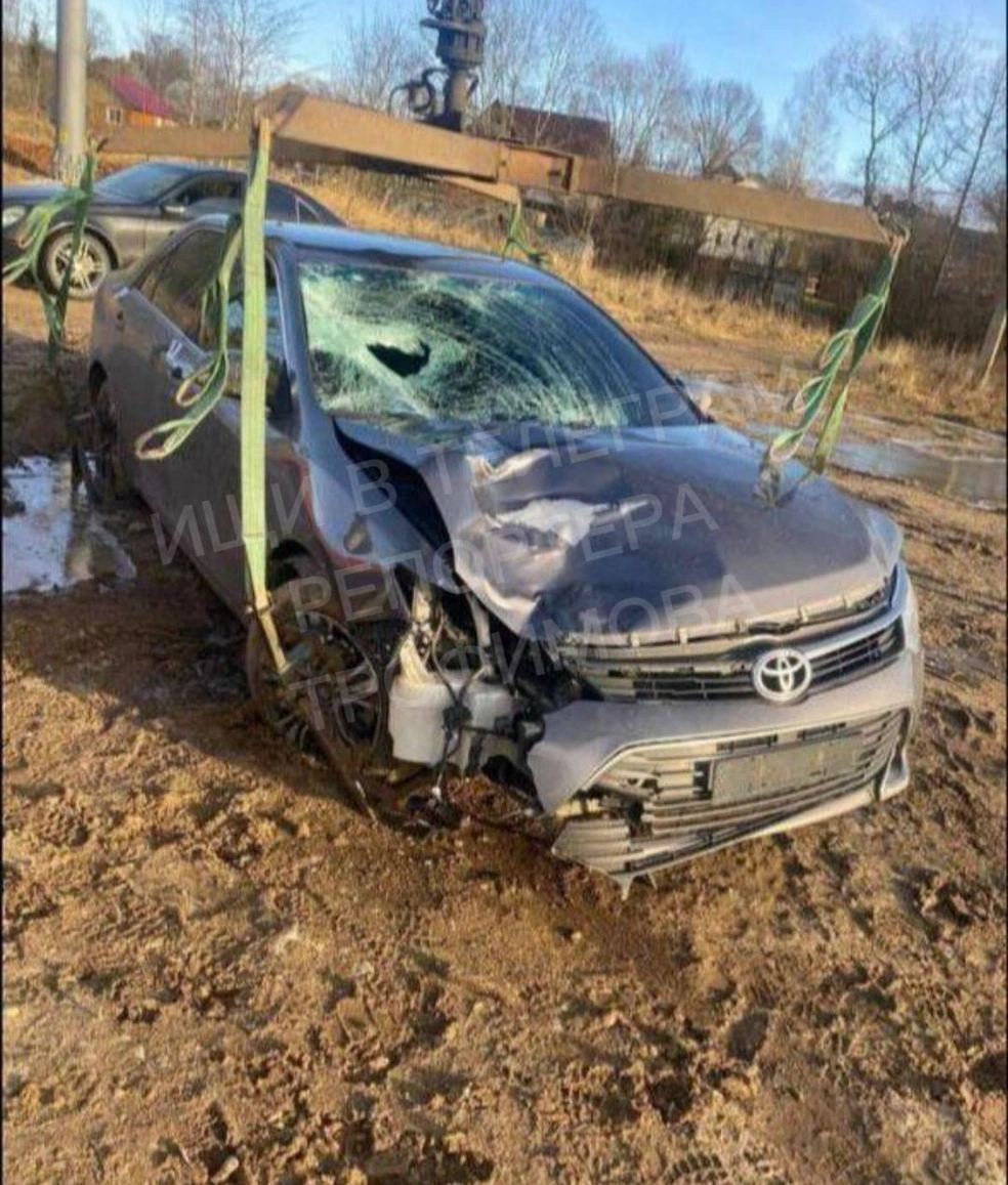 Фото с места, где водитель бросил свой автомобиль | Источник: Репортер Андрей Трофимов / Telegram