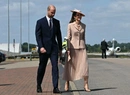 Кейт Миддлтон в Dior и принц Уильям встретили Эммануэля и Брижит Макрон на базе ВВС в Лондоне