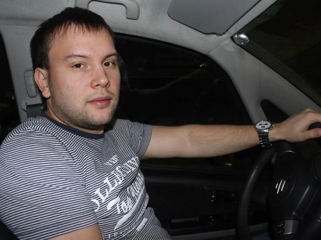 Водитель Suzuki Денис Дьяков стал жертвой пьяного лихача | Источник: читатель E1.RU