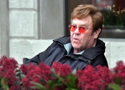 Элтон Джон стал ЭГОТом
