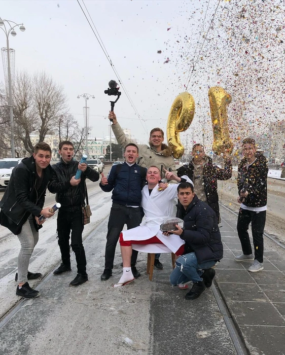 Скандальные блогеры устраивали выходки прямо в центре города | Источник: zhuk_video / Instagram.com*