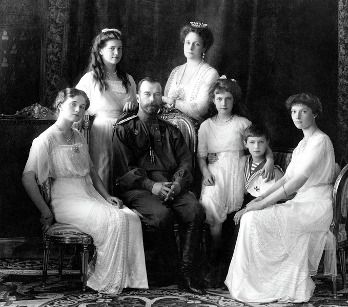 Почему на самом деле Николай II так и не выдал замуж своих трех дочерей